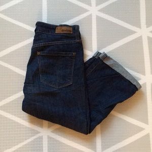Denizen Levi’s cuffed capri jeans, size 4